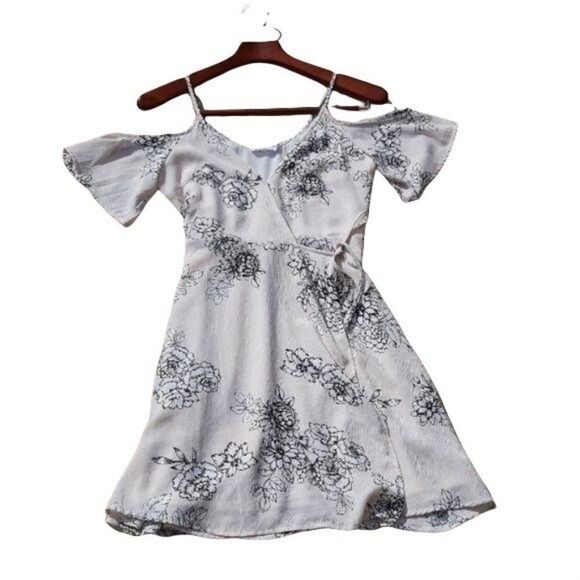 Lush Spaghetti Cold Shoulder Mini Wrap Dress Floral Print Blush Color Sz S‎ - Picture 6 of 8